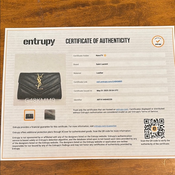 Authentic Yves Saint Laurent Black Leather Women's Compact Wallet - Picture 8 of 8